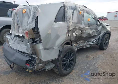 2013 Kia Sorento Lx z USA, uszkodzony, nr VIN 5XYKT3A6XDG423009